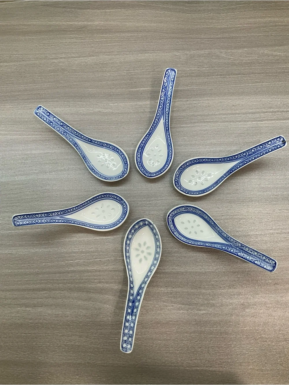 LOT OF 6 VINTAGE JINGDEZHEN CHINESE RICE EYE DRAGON 5” SOUP SPOONS BLUE WHITE